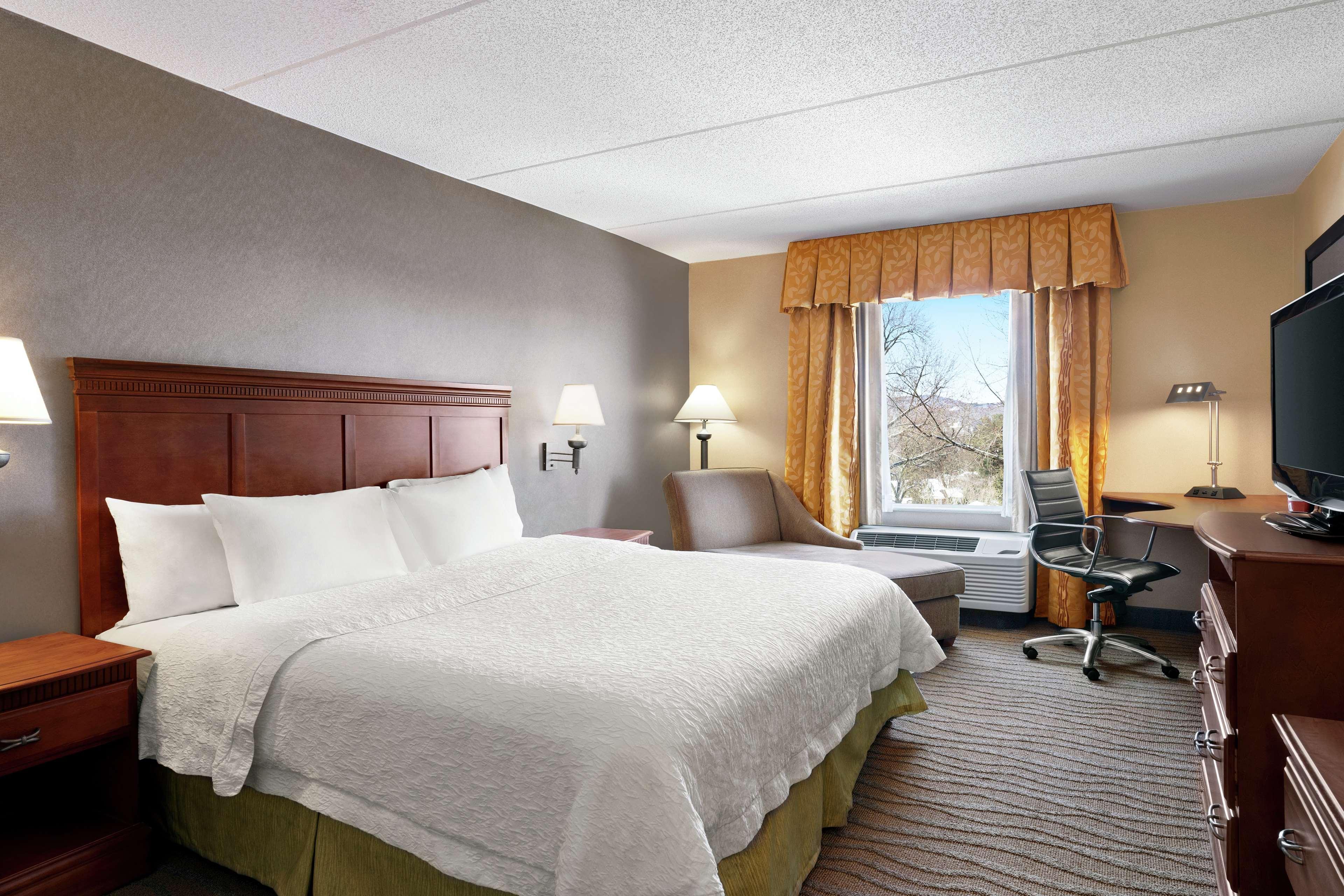 Hampton Inn & Suites Poughkeepsie Spackenkill Eksteriør bilde