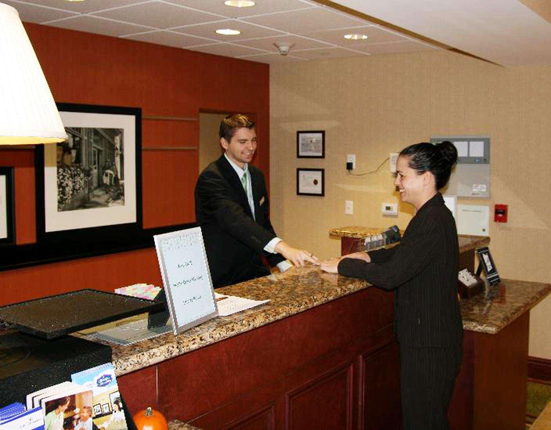 Hampton Inn & Suites Poughkeepsie Spackenkill Eksteriør bilde