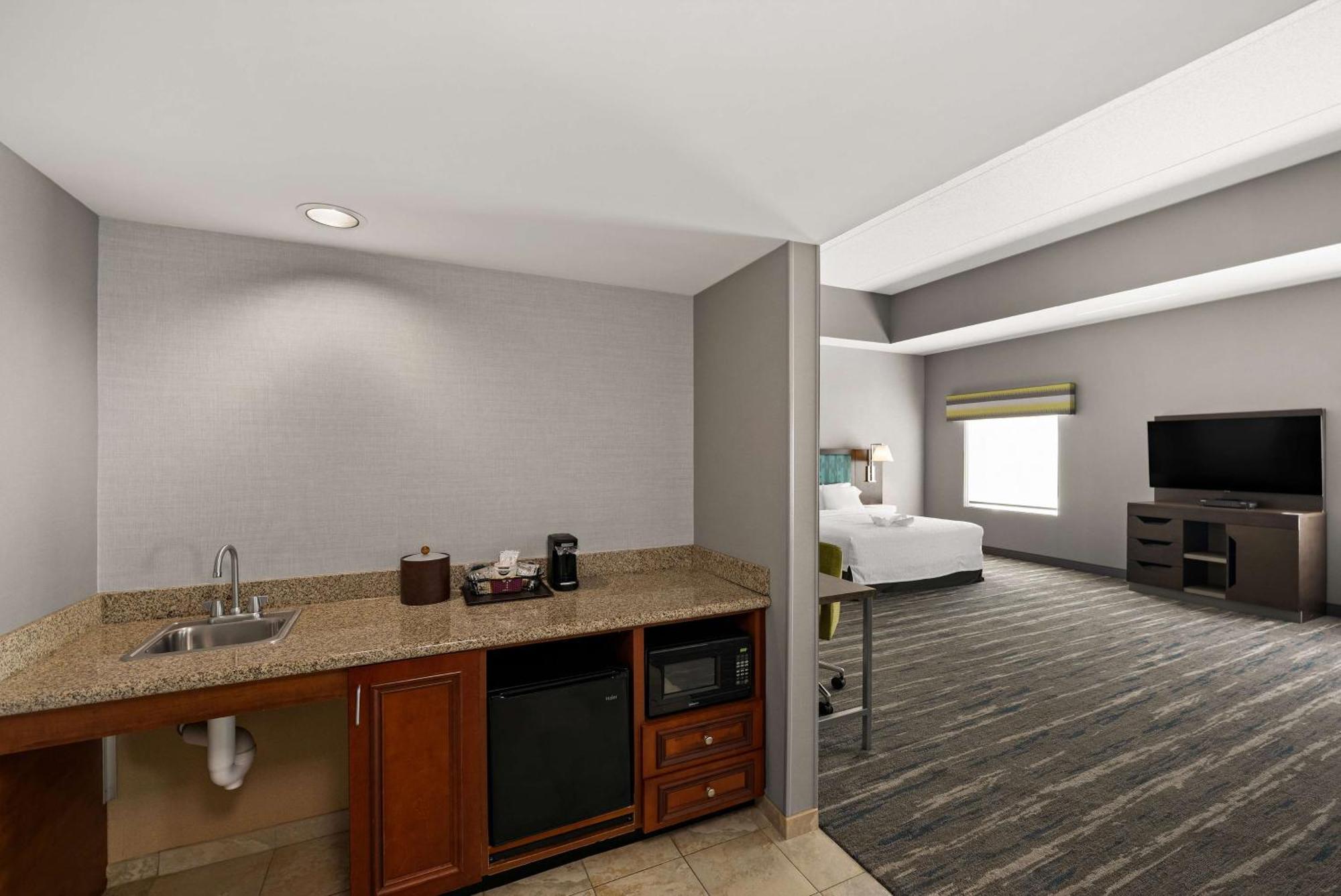 Hampton Inn & Suites Poughkeepsie Spackenkill Eksteriør bilde
