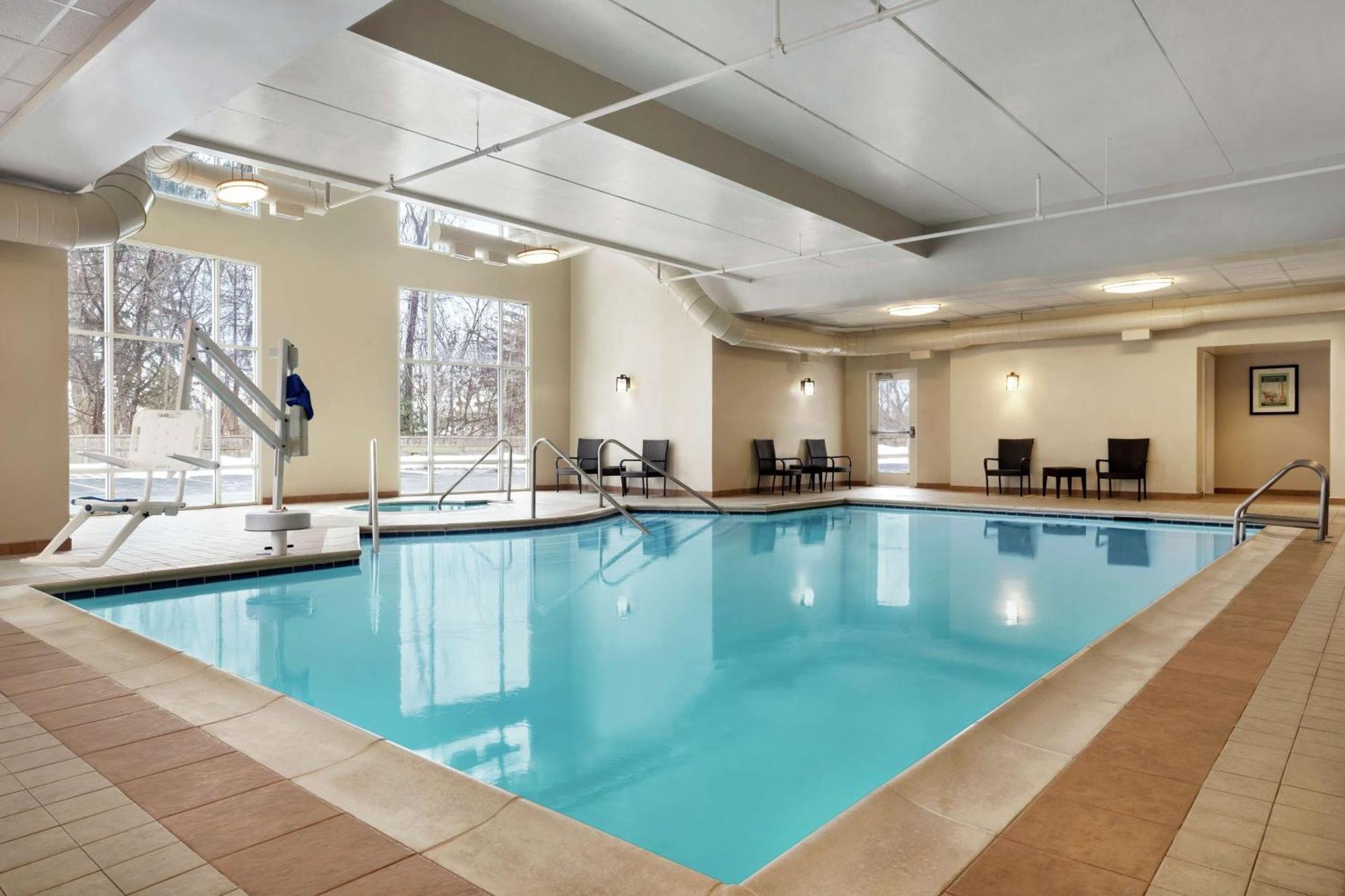 Hampton Inn & Suites Poughkeepsie Spackenkill Eksteriør bilde