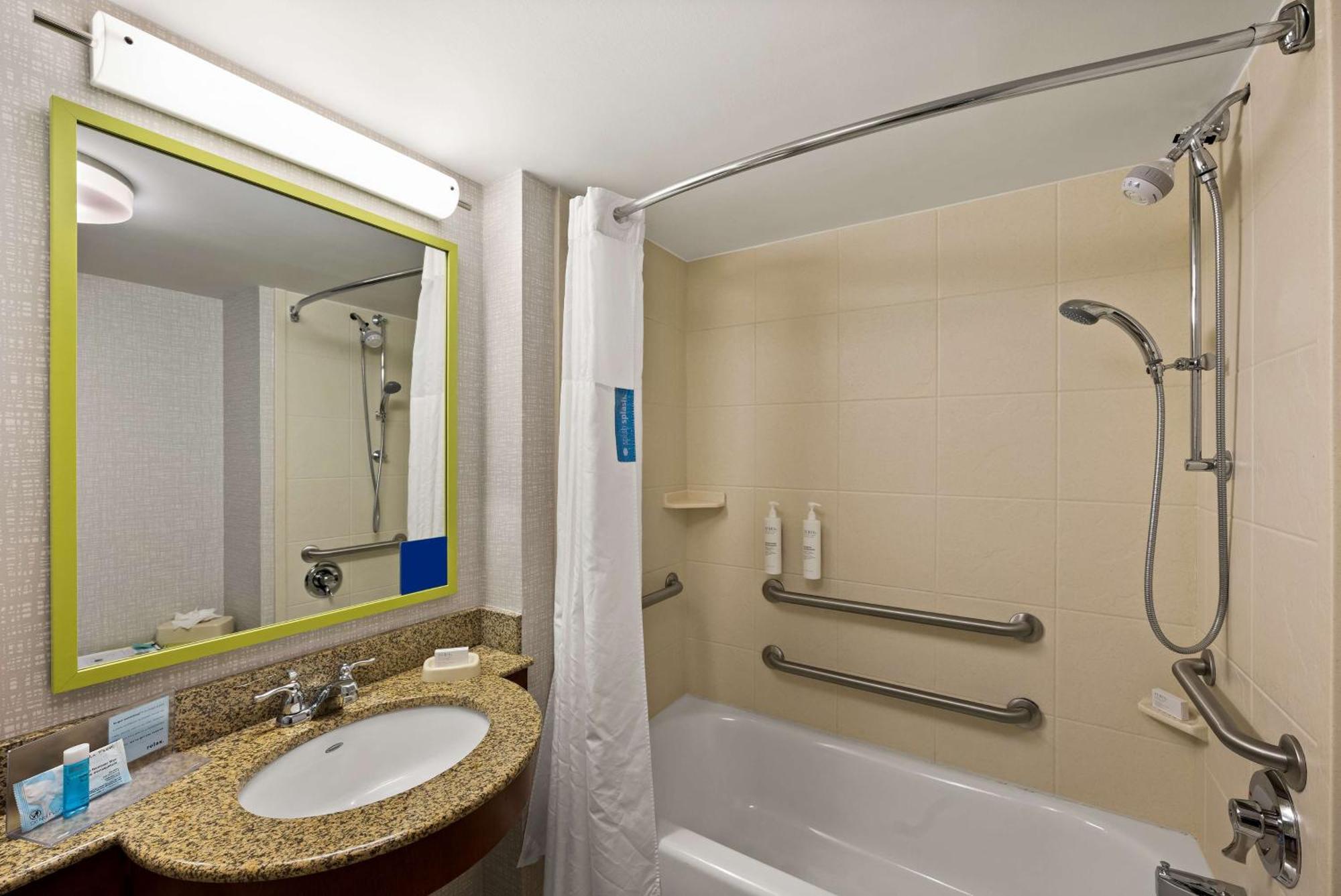 Hampton Inn & Suites Poughkeepsie Spackenkill Eksteriør bilde