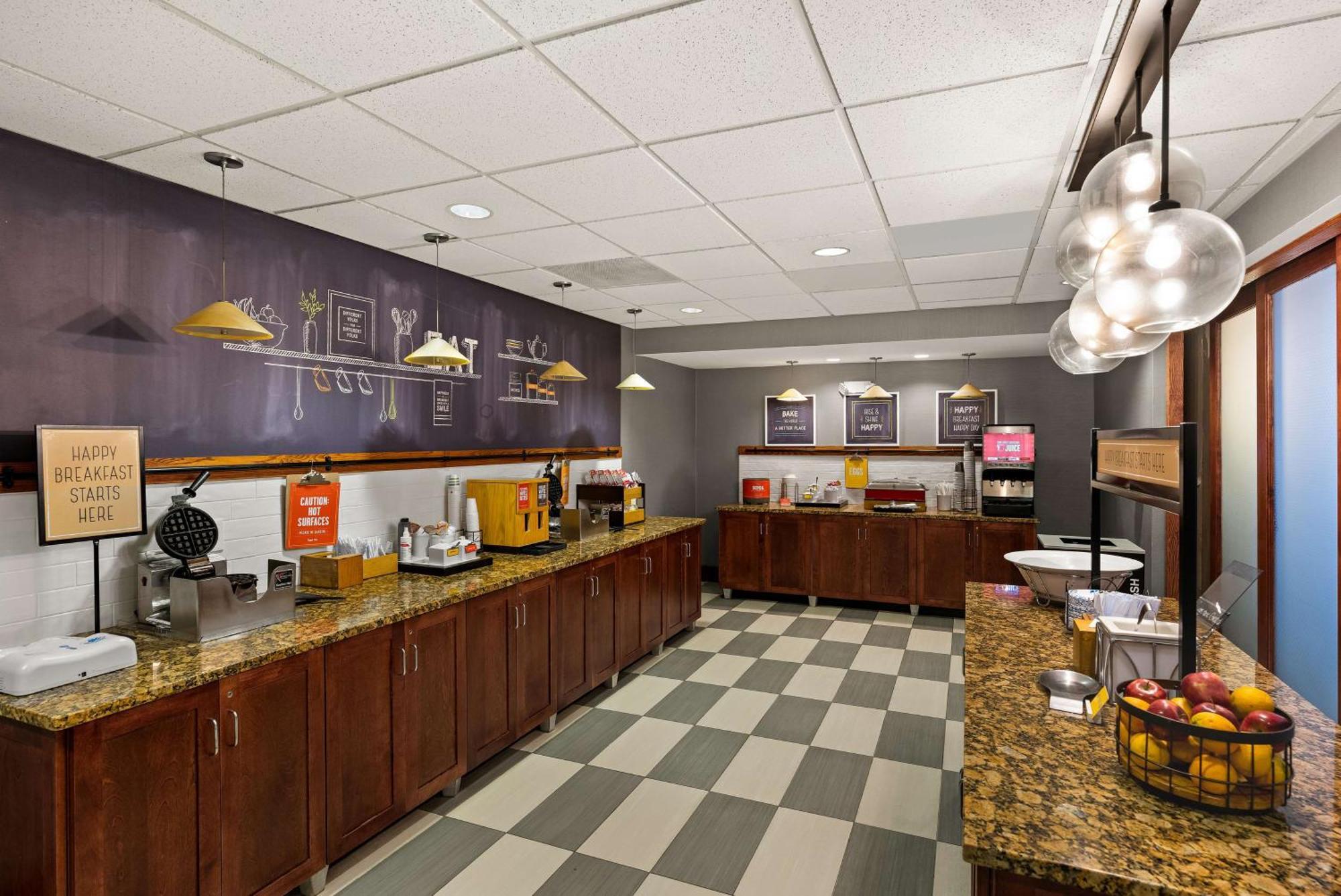 Hampton Inn & Suites Poughkeepsie Spackenkill Eksteriør bilde